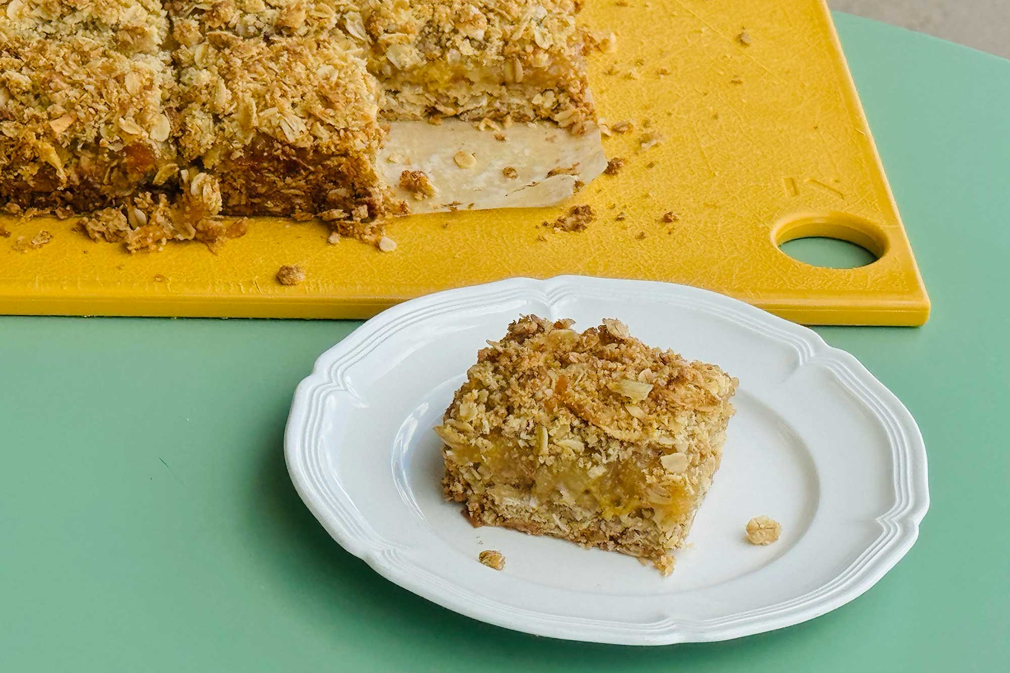 Pawpaw crumble bars