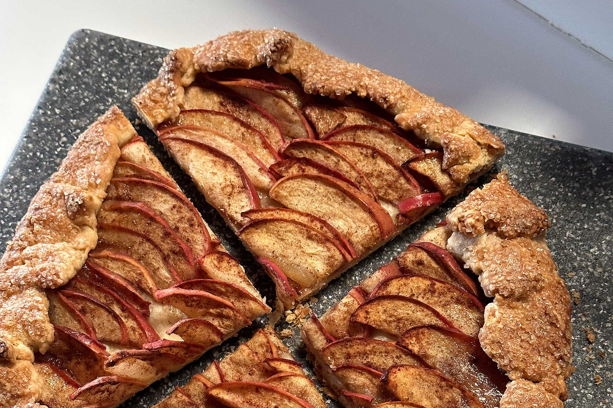 apple galete cut into pieces